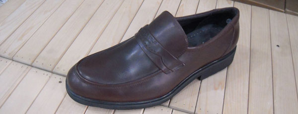 太倉正品折扣(鞋包)特賣專場2011秋款金利來皇冠沙弛袋鼠18HINO81暇布士三葉草皮爾卡丹