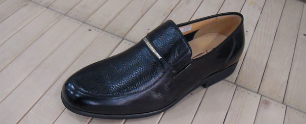 太倉正品折扣(鞋包)特賣專場2011秋款金利來皇冠沙弛袋鼠18HINO81暇布士三葉草皮爾卡丹