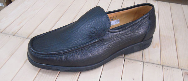 太倉正品折扣(鞋包)特賣專場2011秋款金利來皇冠沙弛袋鼠18HINO81暇布士三葉草皮爾卡丹