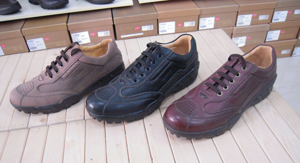 太倉正品折扣(鞋包)特賣專場2011秋款金利來皇冠沙弛袋鼠18HINO81暇布士三葉草皮爾卡丹