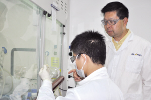 研發(fā)出更有效的抗肝癌候選藥物——記市科技創(chuàng)新創(chuàng)業(yè)領(lǐng)軍人才張德儀