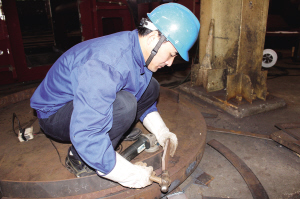 生產周期縮短了5個月 王霞琦潛心攻克企業(yè)技術難題 