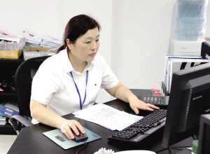 數(shù)據(jù)核算準確率100% 周洪英作為材料、成本核算會計，工作認真負責，不斷提升自我，至今未出現(xiàn)錯漏