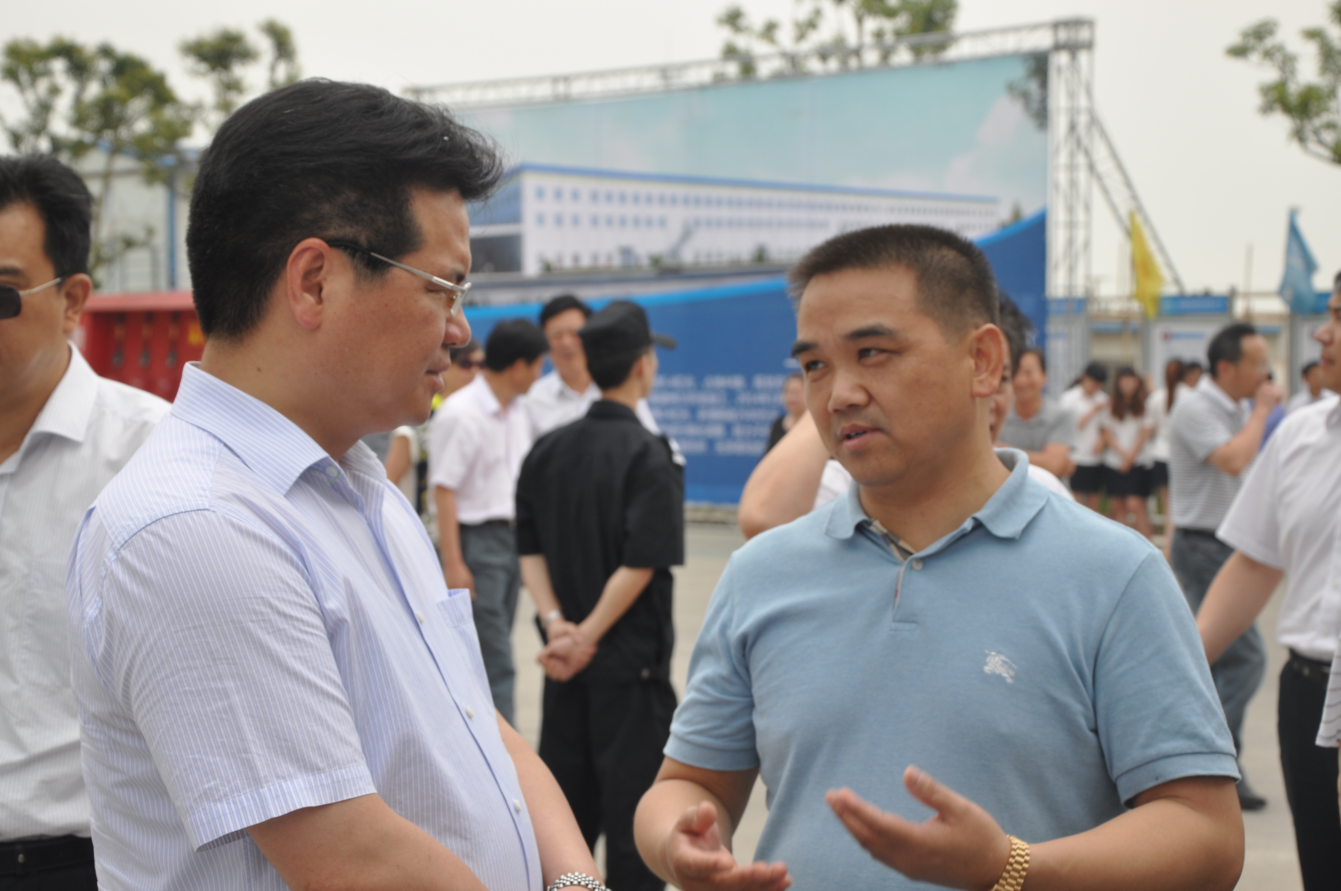 太倉市市委書記王劍鋒一行參觀考察我司