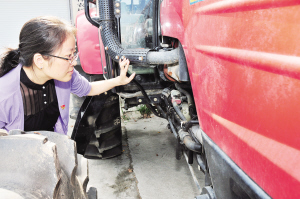 袁艷丹力保農(nóng)機生產(chǎn)安全