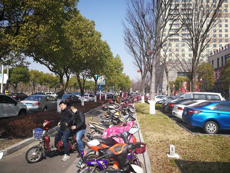 人才“擠擠”——太倉(cāng)市2018春季招聘會(huì)線下招聘會(huì)圓滿落幕