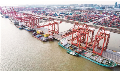 太倉(cāng)港集裝箱吞吐量再攀新高