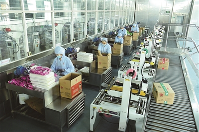 雙十一來臨車間生產(chǎn)忙