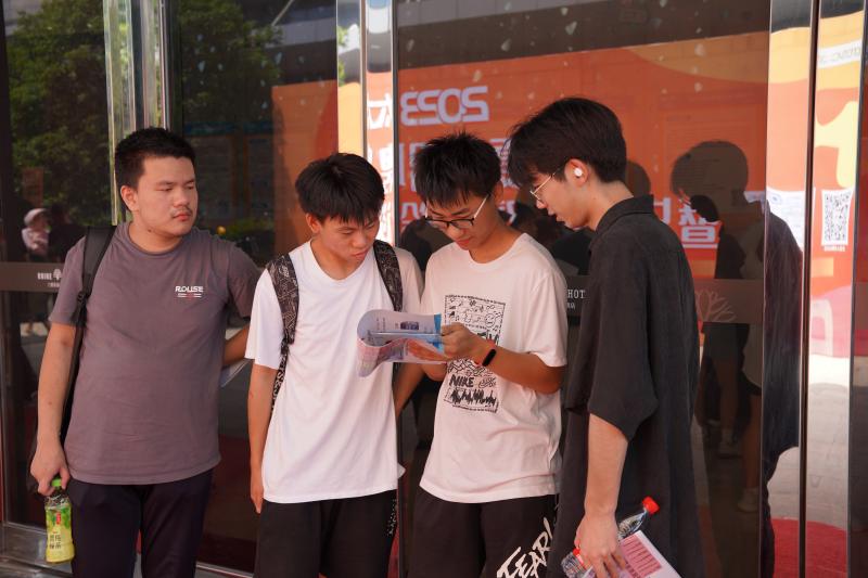 火熱，2023太倉夏季畢業(yè)生招聘會圓滿落幕，網(wǎng)上專場繼續(xù)