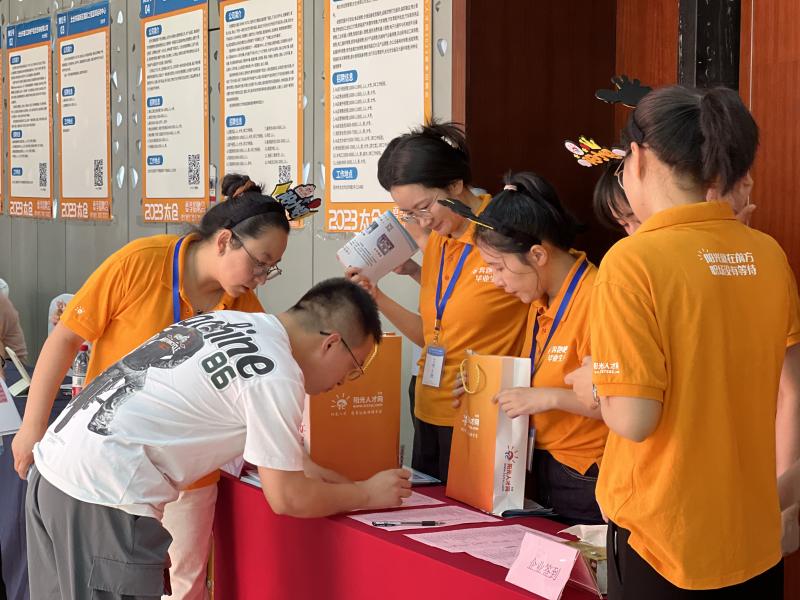 火熱，2023太倉夏季畢業(yè)生招聘會圓滿落幕，網(wǎng)上專場繼續(xù)