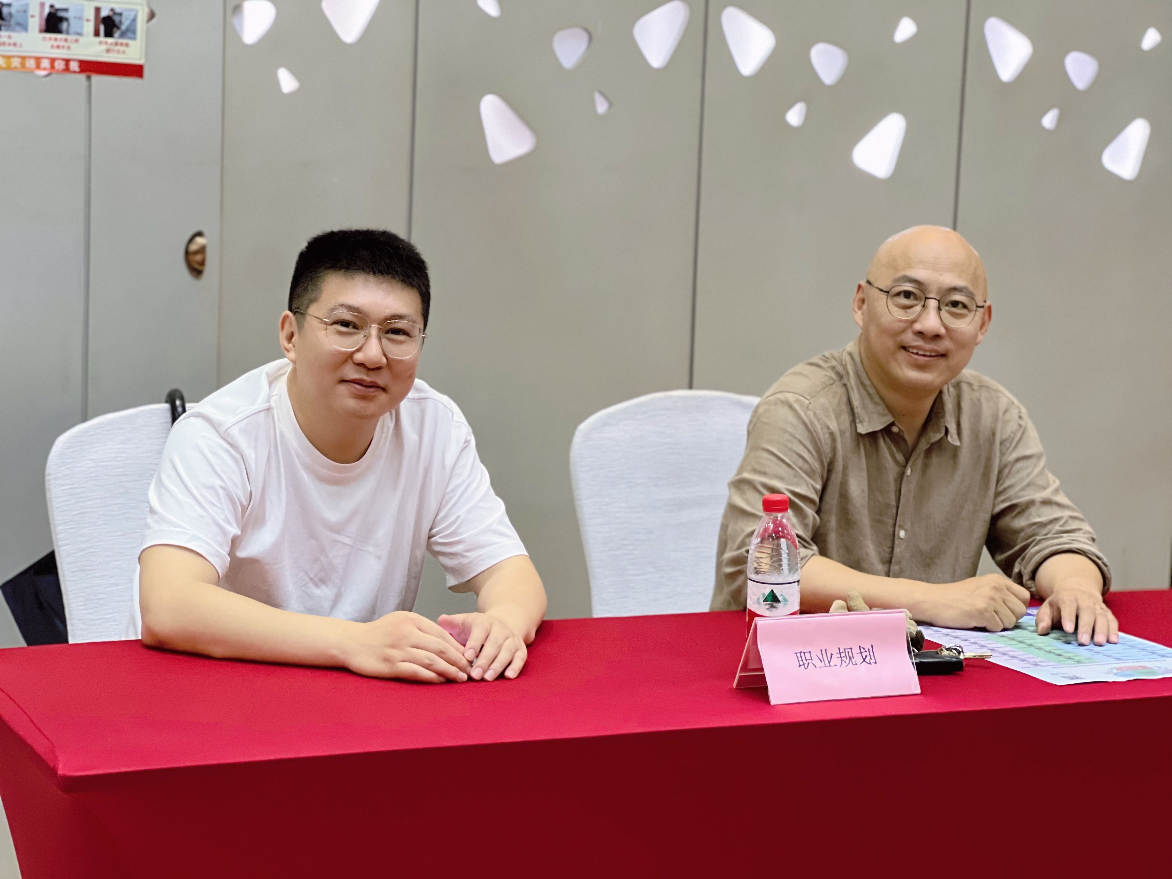 2024太倉夏季畢業(yè)生招聘會(huì)圓滿落幕：風(fēng)雨無阻，共筑就業(yè)橋梁